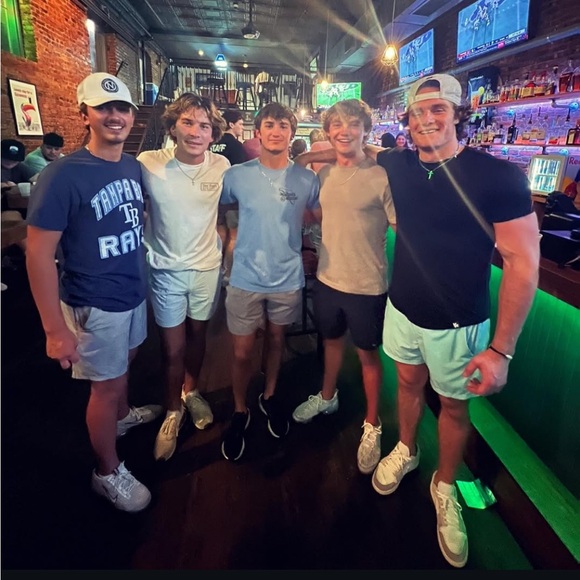 UNDER ARMOUR MEN FOOTBALL TEAM TANK TOP SLEEVELESS TIGHT STRETCHY SHIRT VEST GUY - Picture 12 of 12